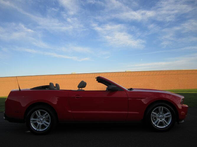 2011 Ford Mustang V6