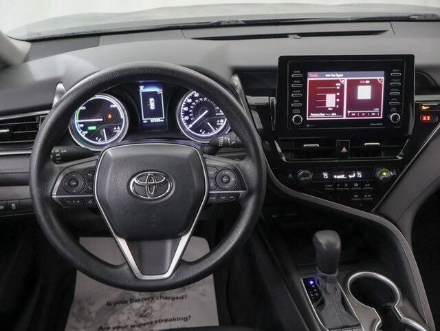 2022 Toyota Camry Hybrid LE