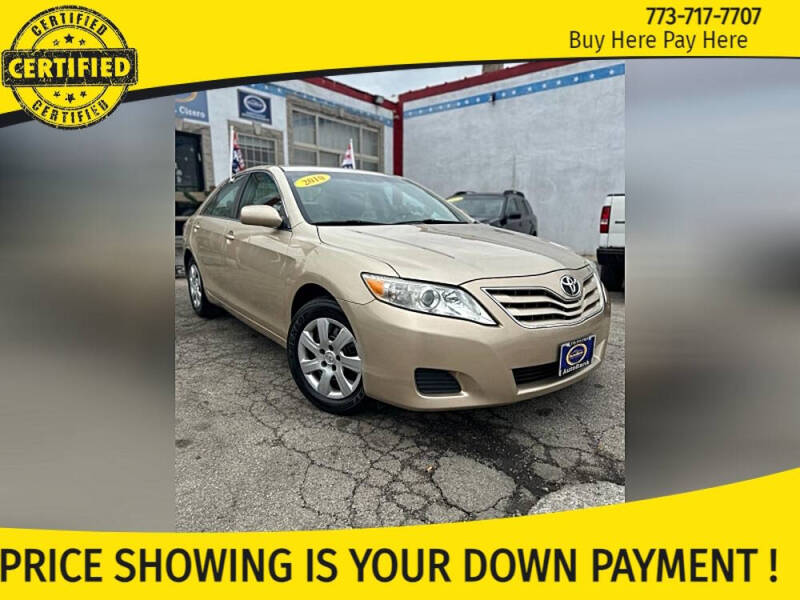 2010 Toyota Camry LE's photo