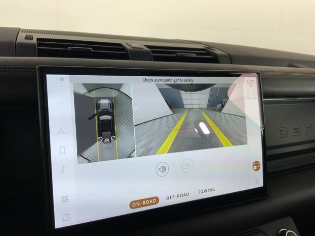 2023 Land Rover Defender 110 V8