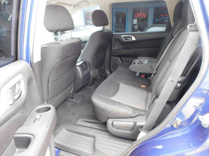 2017 Nissan Pathfinder S