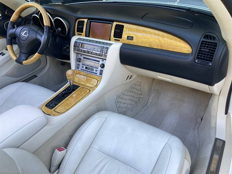 2005 Lexus SC 430