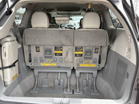 2011 Toyota Sienna XLE 8-Passenger