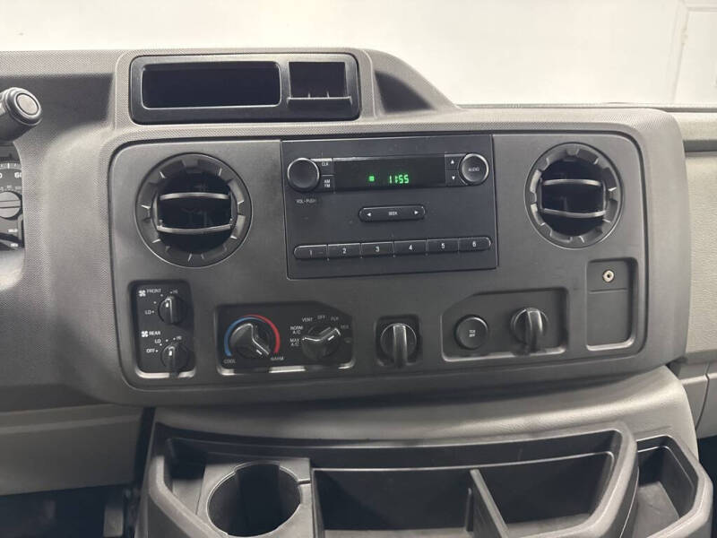 2013 Ford E-Series E-350 SD