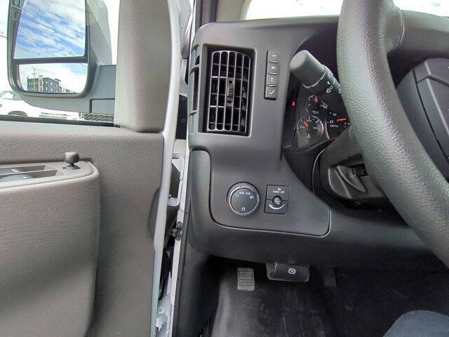 2025 Chevrolet Express 2500