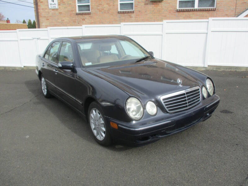 2002 Mercedes-Benz E-Class E320 4Matic photo 2