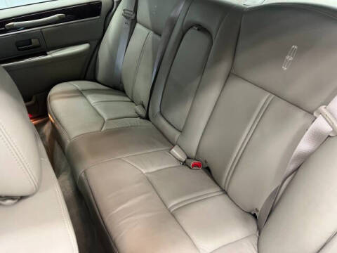 2009 Lincoln Town Car Signature Limited