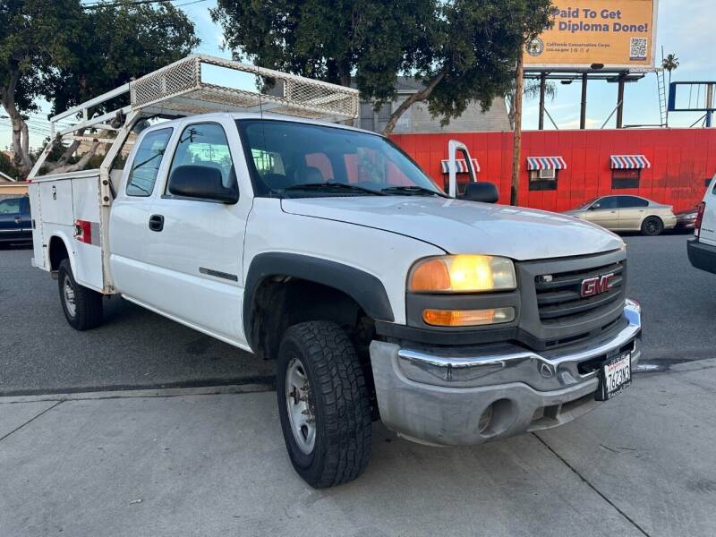 2004 GMC Sierra 2500HD for sale at LUCKY MTRS in Pomona CA