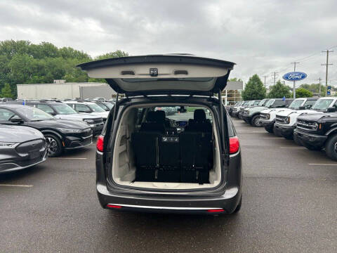 2017 Chrysler Pacifica Touring-L
