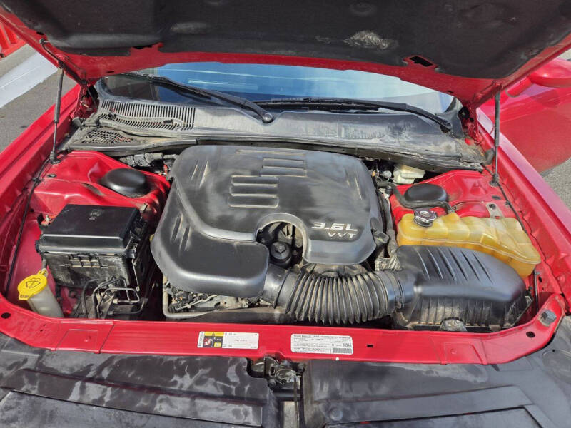 2013 Dodge Challenger SXT Plus