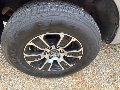 2023 Nissan Titan SV