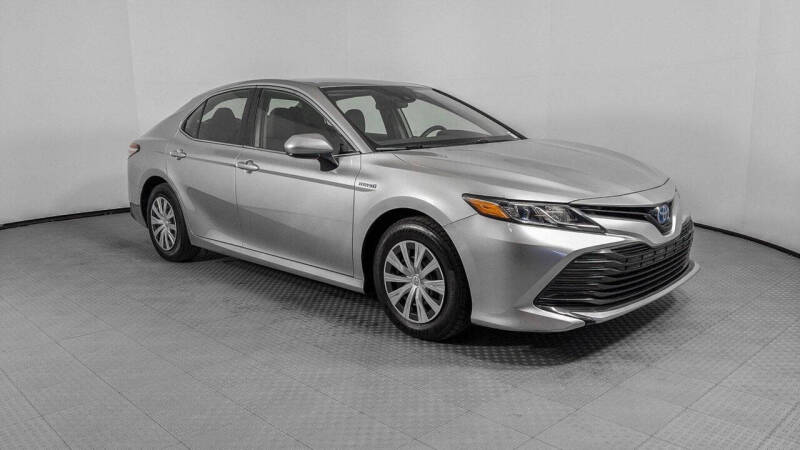 2020 Toyota Camry Hybrid LE