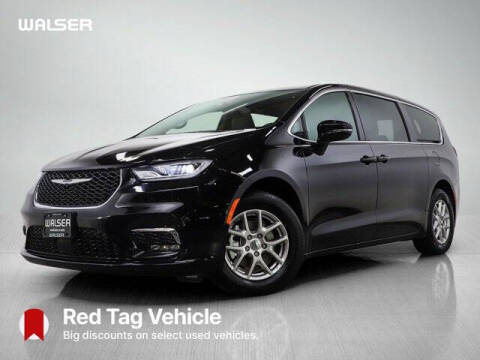 2025 Chrysler Pacifica Select Photo