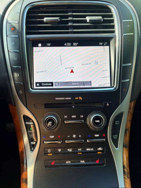2019 Lincoln Nautilus Select
