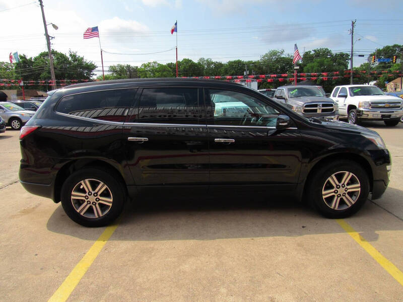 2017 Chevrolet Traverse LT