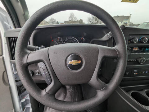 2025 Chevrolet Express 3500