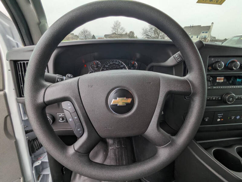 2025 Chevrolet Express 3500