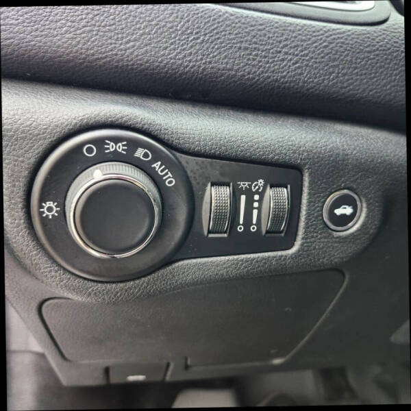 2015 Chrysler 200 LX