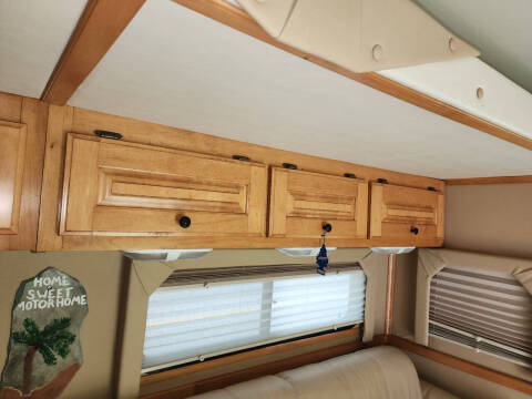 2005 Peterbilt 330