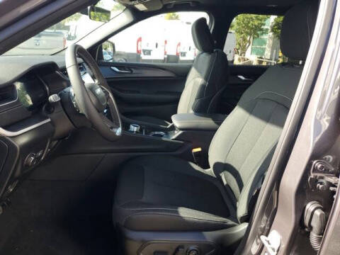 2025 Jeep Grand Cherokee L Laredo X