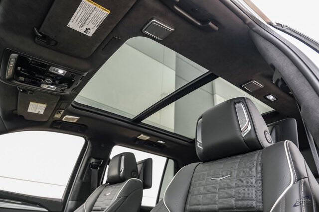2025 Cadillac Escalade-V