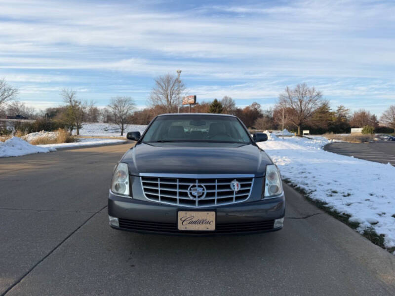 2009 Cadillac DTS Luxury 6-Passenger