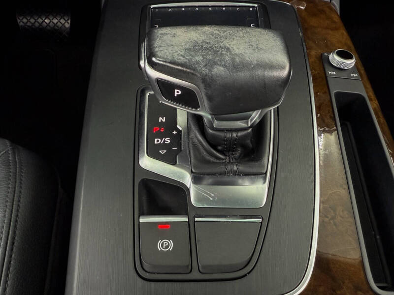 2018 Audi Q5 2.0T quattro Premium Plus