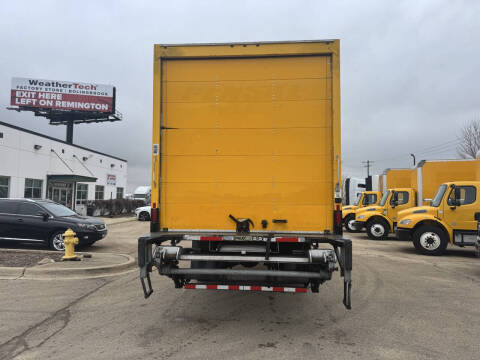 2018 Freightliner M2 106