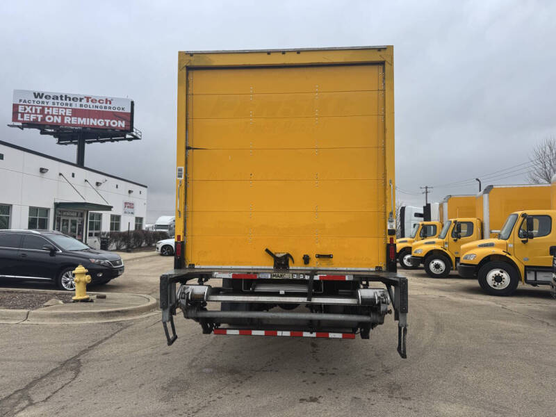 2018 Freightliner M2 106