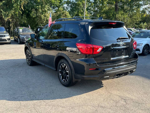 2020 Nissan Pathfinder SV
