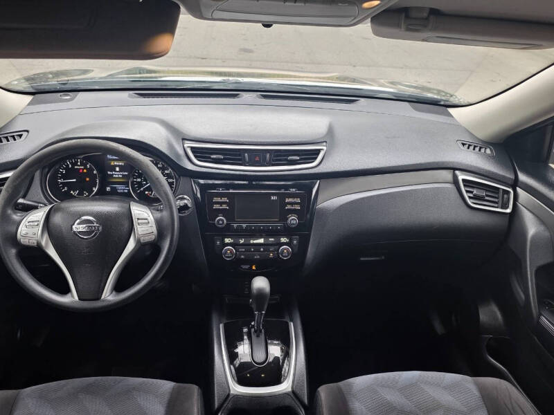 2016 Nissan Rogue SV