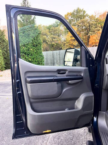 2016 Nissan NV 3500 HD SL