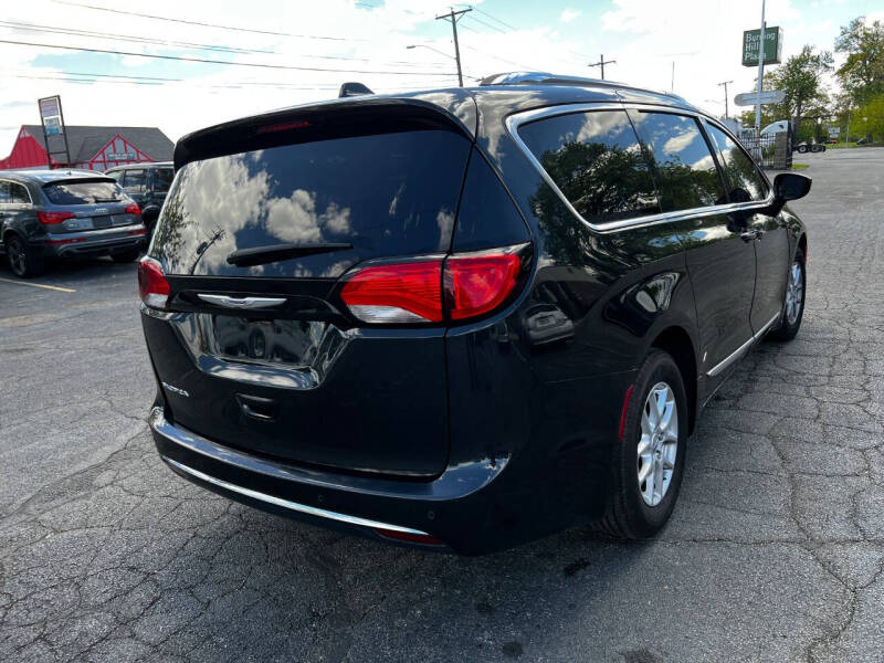 2020 Chrysler Pacifica Touring L