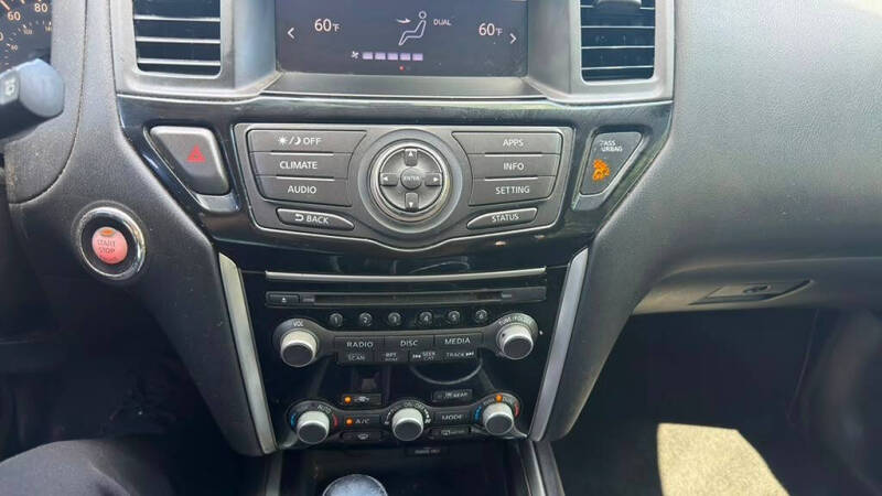 2018 Nissan Pathfinder SV
