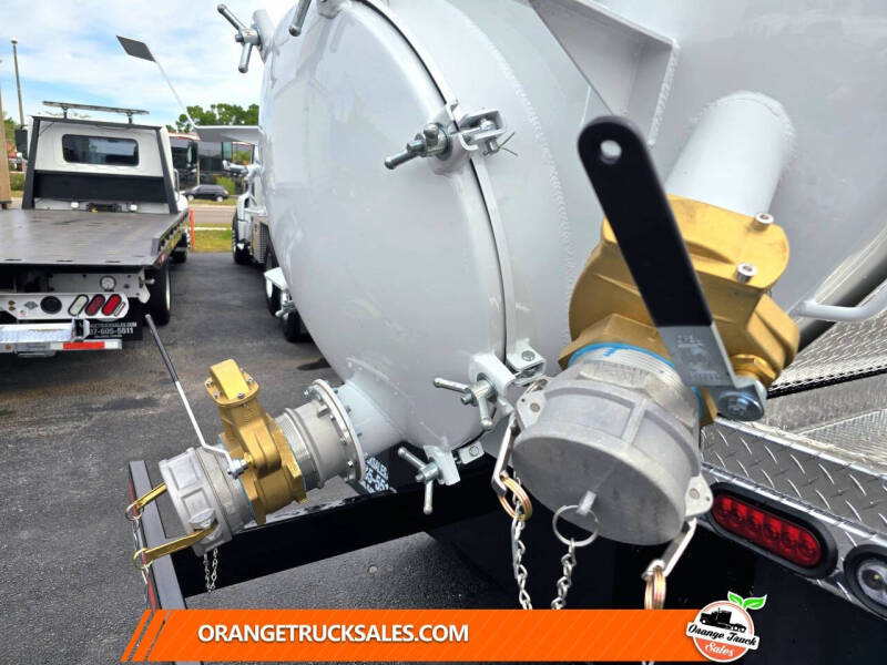 2016 Freightliner M2 106