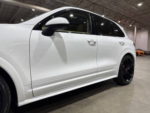 2013 Porsche Cayenne GTS