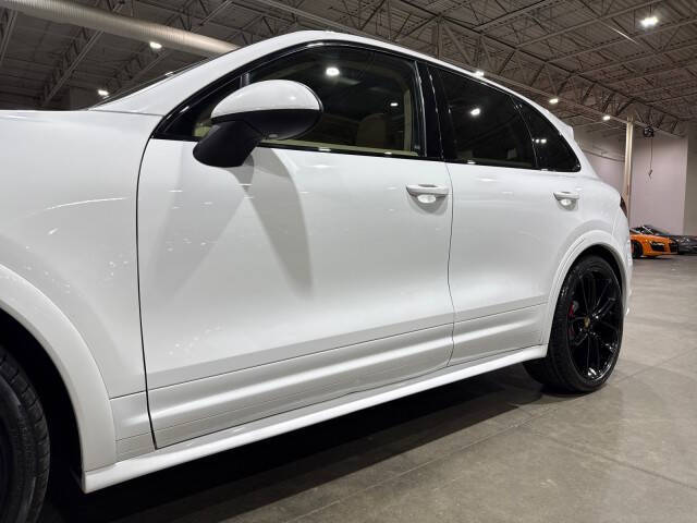 2013 Porsche Cayenne GTS