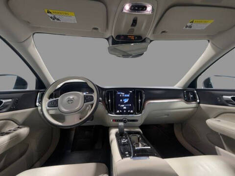 2022 Volvo S60 Recharge T8 R-Design Expression