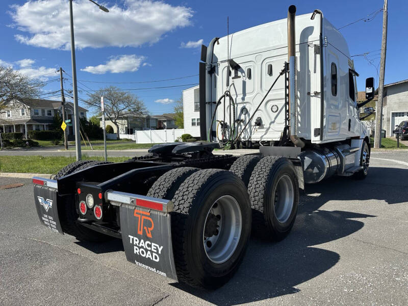 2020 Freightliner Cascadia