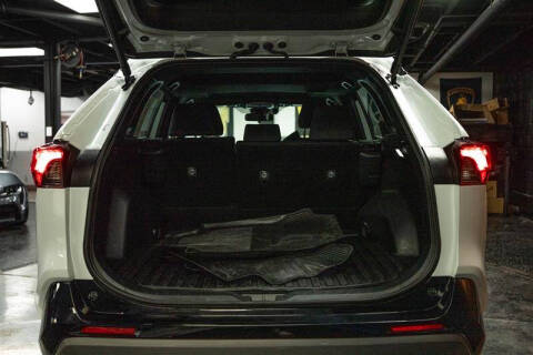 2024 Toyota RAV4 Hybrid SE