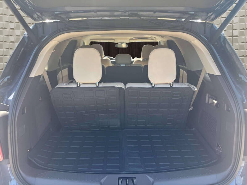 2021 Ford Explorer Platinum