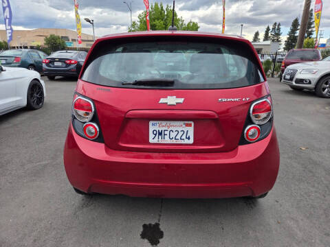 2016 Chevrolet Sonic LT Auto
