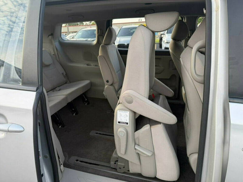 2019 Kia Sedona L