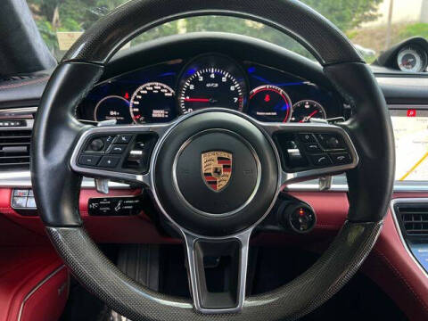 2020 Porsche Panamera GTS Sport Turismo