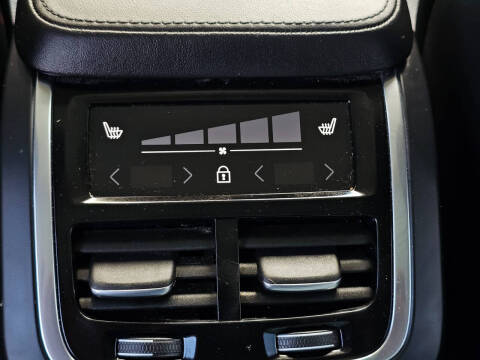 2025 Volvo XC90 B6 Plus Bright Theme 7P