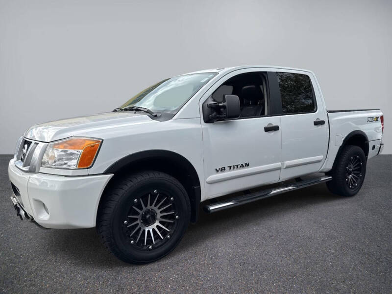 2015 Nissan Titan PRO-4X's photo