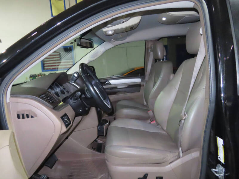 2012 Volkswagen Routan