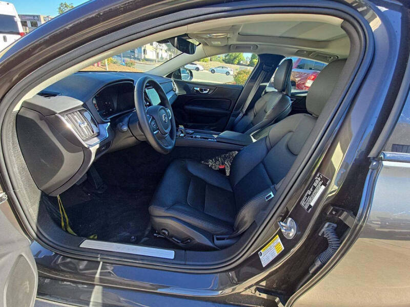 2025 Volvo S60 B5 Core