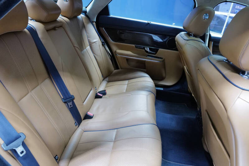 2012 Jaguar XJL Portfolio