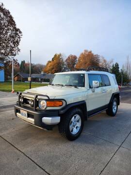 2008 Toyota FJ Cruiser for sale at RICKIES AUTO, LLC. in Portland OR